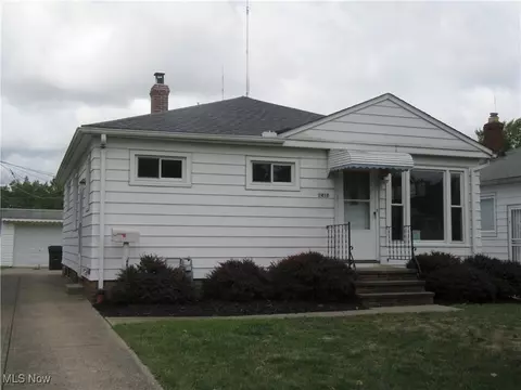 2410 Stanfield Dr, Parma, OH 44134