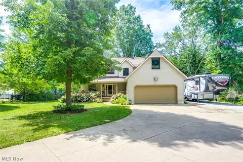 2202 Norton Rd, Stow, OH 44224