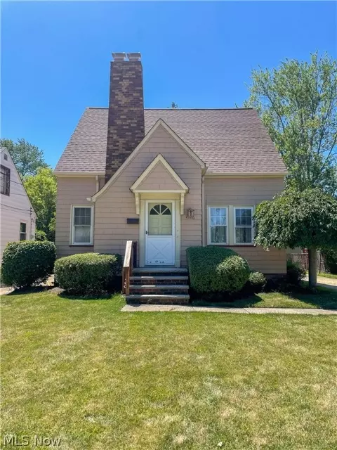 4176 W 208th St, Cleveland, OH 44126