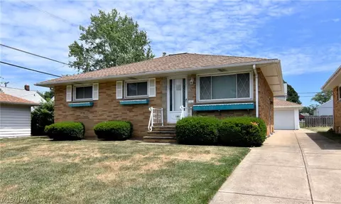 903 E 216th St, Euclid, OH 44119