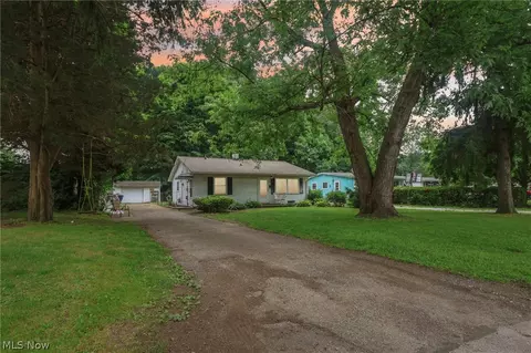294 Stonehaven Dr, Painesville, OH 44077