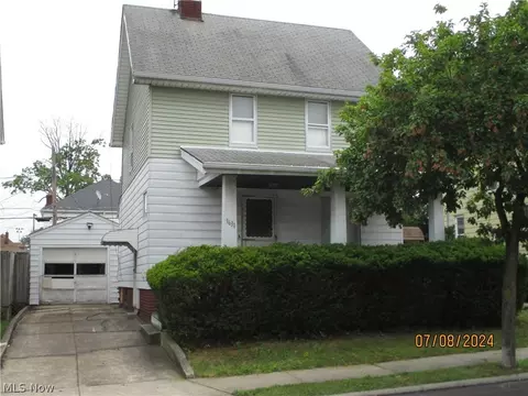 1631 Olivewood Ave, Lakewood, OH 44107
