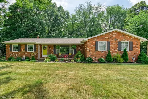 8570 Scenicridge Ave NW, Clinton, OH 44216