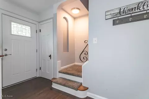 Entry Way - 2051 E 226th St, Euclid, OH 44117 photo 1 of 2