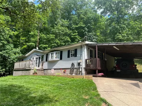 992 Butcher Bend Rd, Mineralwells, WV 26150
