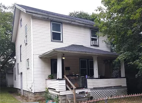 1206 15th St NE, Canton, OH 44705