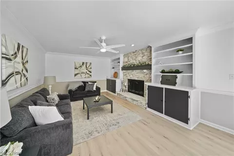 Living - 7231 Stow Rd, Hudson, OH 44236 photo 3 of 4