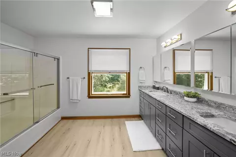 Bath - 7231 Stow Rd, Hudson, OH 44236 photo 3 of 7