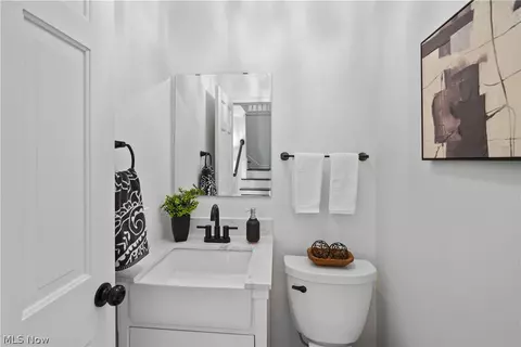 Bath - 7231 Stow Rd, Hudson, OH 44236 photo 6 of 7