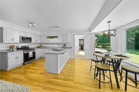 Kitchen - 7231 Stow Rd, Hudson, OH 44236 photo 4 of 4
