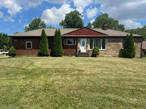 4645 E Pleasant Valley Rd, Seven Hills, OH 44131