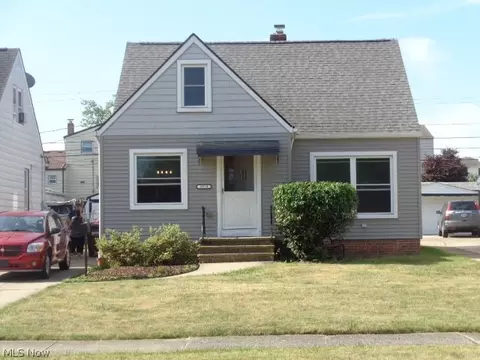 4919 Grantwood Dr, Parma, OH 44134