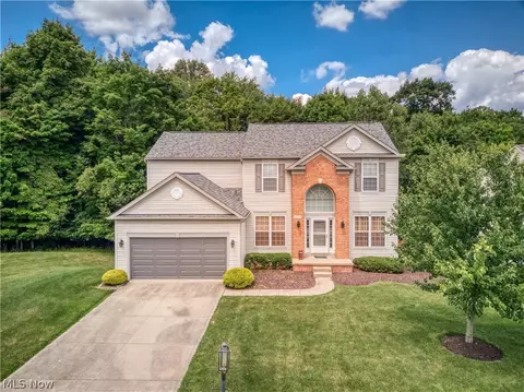 2389 Harvester Dr, Stow, OH 44224