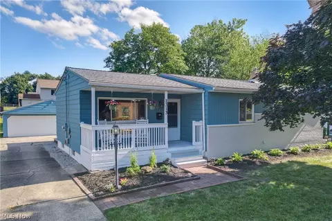 2313 Lynnwood Dr, Stow, OH 44224