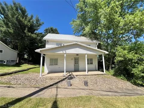375 2nd St NE, Carrollton, OH 44615