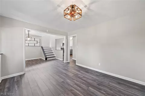 Living - 191 Maplelawn Dr, Berea, OH 44017 photo 6 of 6