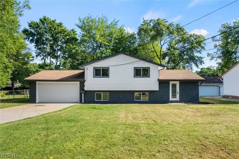 Exterior - 191 Maplelawn Dr, Berea, OH 44017 photo 3 of 3