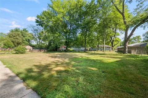 Exterior - 191 Maplelawn Dr, Berea, OH 44017 photo 1 of 3