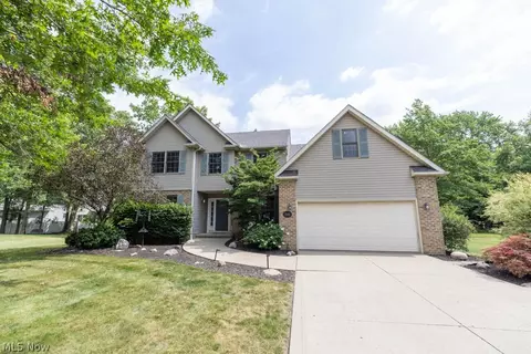 32124 Augusta Dr, Avon Lake, OH 44012