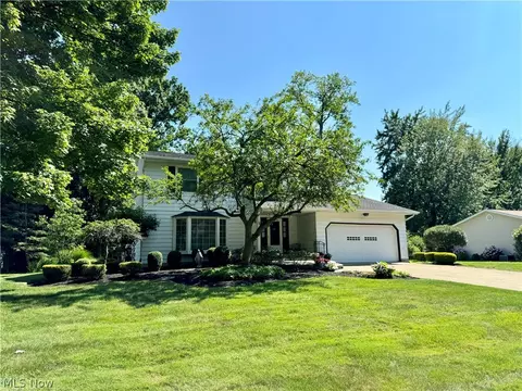 8178 Yorkshire Dr, Mentor, OH 44060