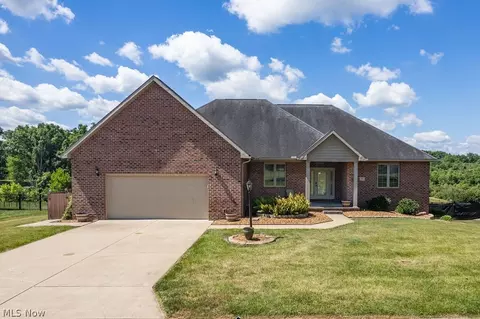 51 Harper Dr, Parkersburg, WV 26101