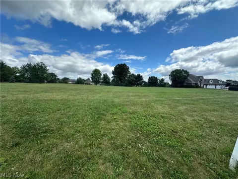Glengarry Avenue Nw, Canton, OH 44718