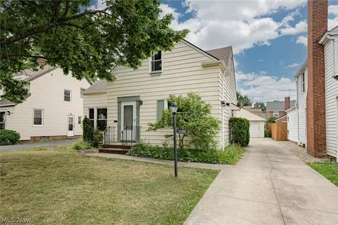 23902 E Baintree Rd, Beachwood, OH 44122