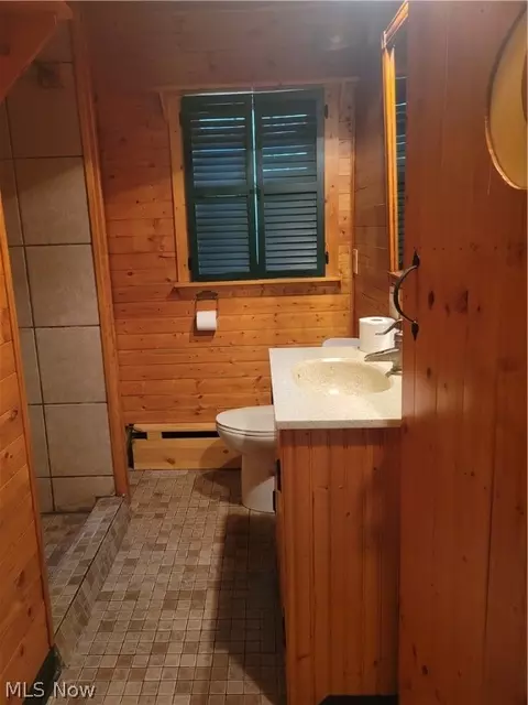Bath - 7357 Westview Rd, Kent, OH 44240 photo 1 of 3