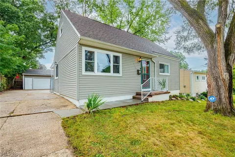 2943 Popham St, Akron, OH 44314
