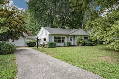6232 Inverness Dr, Madison, OH 44057