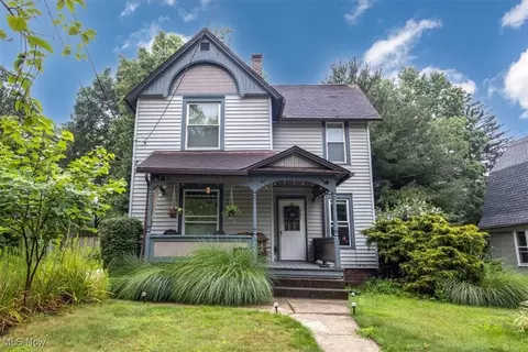 208 Elm St, Kent, OH 44240