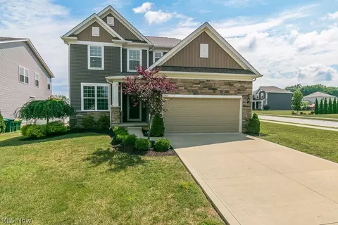 7105 Maple St, Mentor, OH 44060