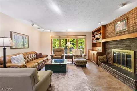 880 Old Spring Rd, Copley, OH 44321 photo 5