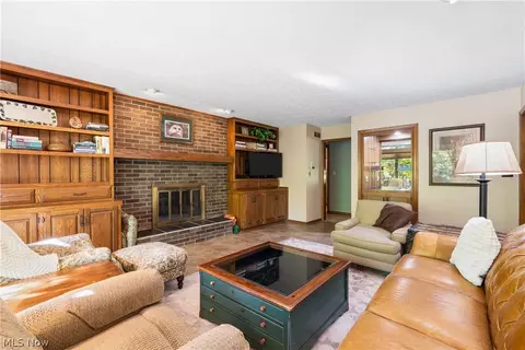 880 Old Spring Rd, Copley, OH 44321 photo 6