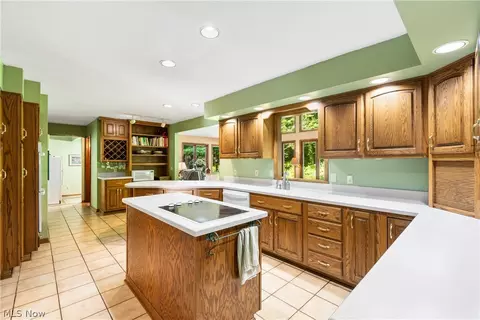 880 Old Spring Rd, Copley, OH 44321 photo 8