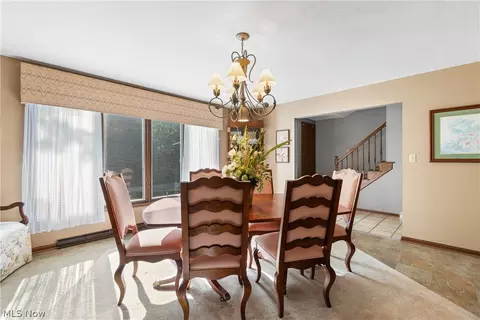 880 Old Spring Rd, Copley, OH 44321 photo 4