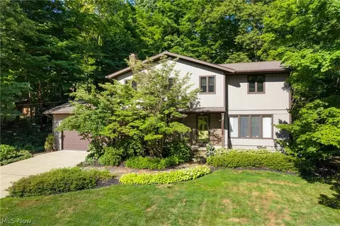 880 Old Spring Rd, Copley, OH 44321