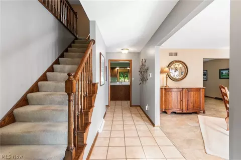 880 Old Spring Rd, Copley, OH 44321 photo 3