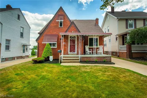 4681 Morningside Dr, Cleveland, OH 44109