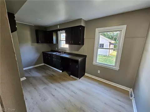 2532 E 38th St, Lorain, OH 44055 photo 11