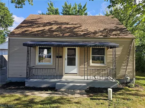 2532 E 38th St, Lorain, OH 44055