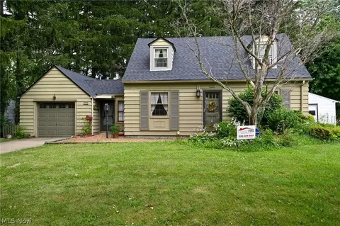129 S Roanoke Ave, Austintown, OH 44515