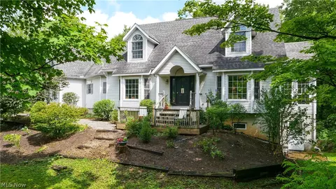 8374 Wilson Mills Rd, Chesterland, OH 44026