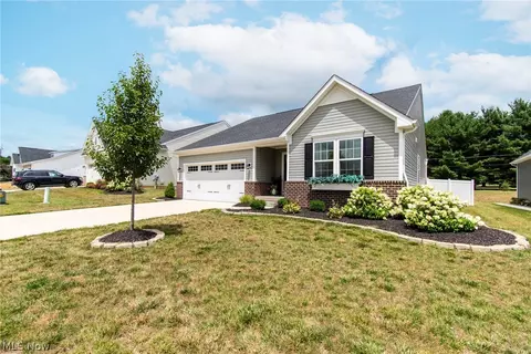1103 Fountain View St NE, Canton, OH 44721