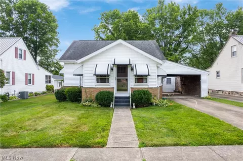 243 Jacob St NE, Navarre, OH 44662