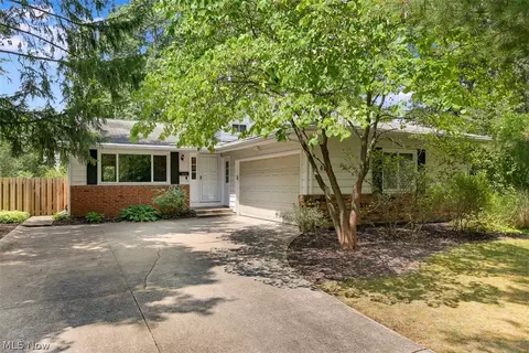 6716 Duneden Ave, Solon, OH 44139