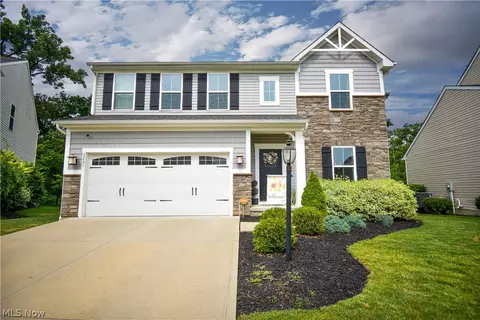 3231 Fallen Brook Ln, Brunswick, OH 44212
