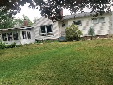 10632 Kirk Dr, North Benton, OH 44449