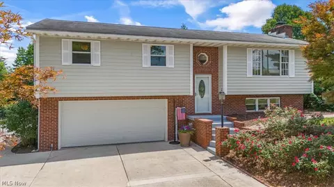 101 Windy Point Dr, Waterford, OH 45786
