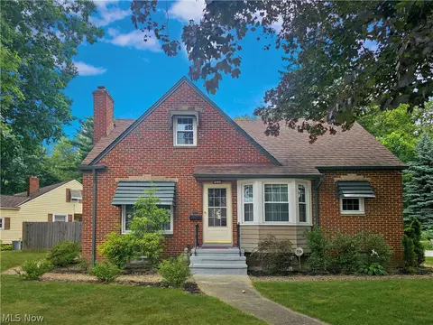 4355 Garwood Rd, Cleveland, OH 44109